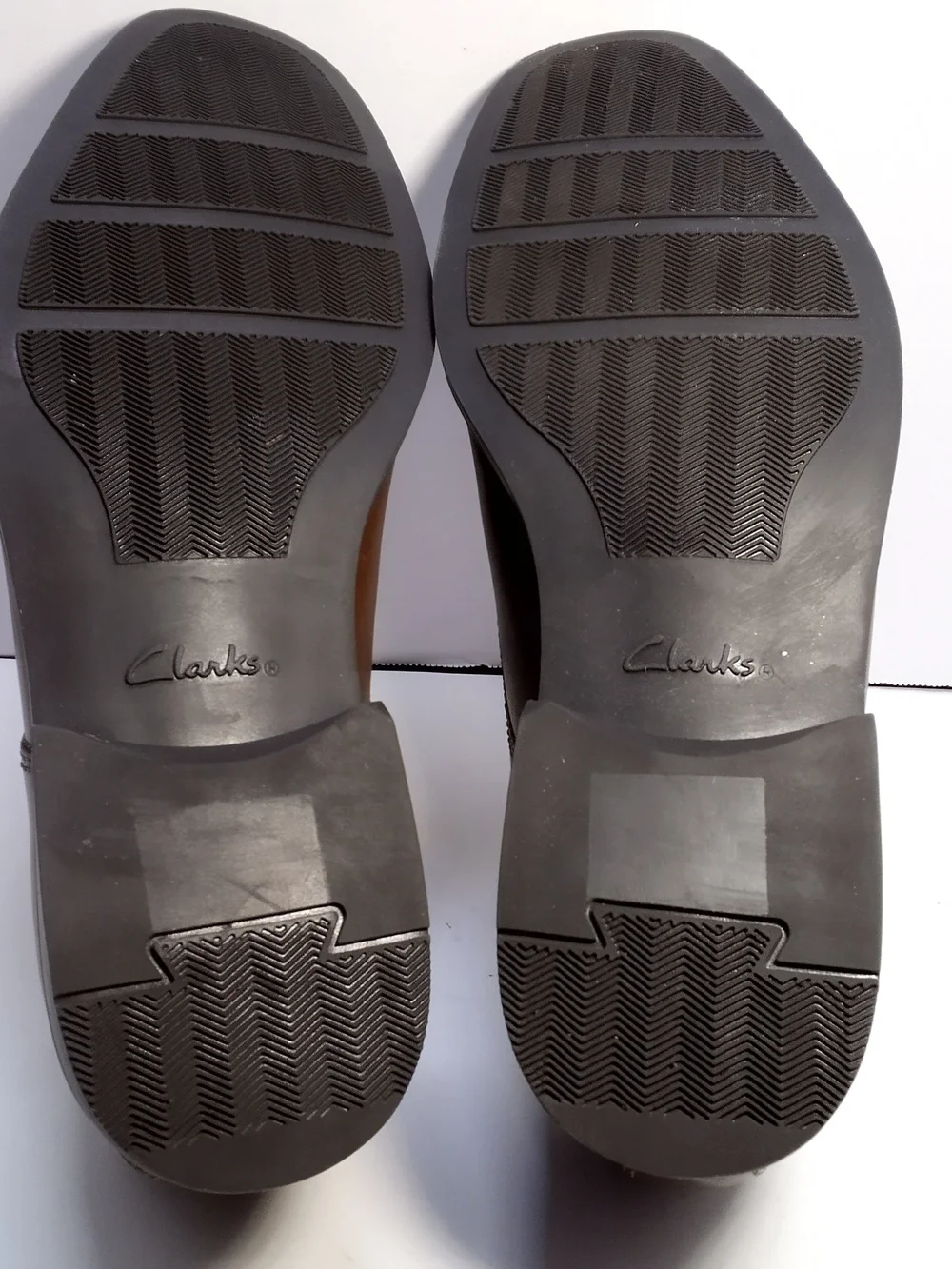 Clarks tan brown